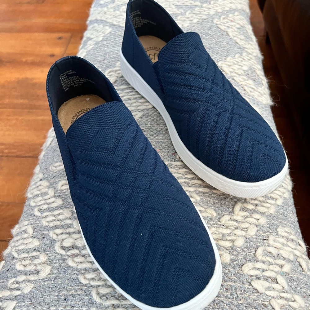 Women's Navy Slip-On White Mountain sneakers